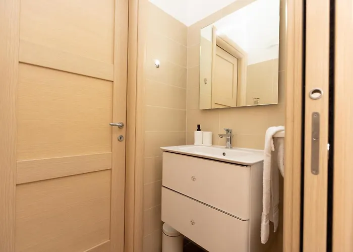 Guesthost - Roomy In Rome's Centre * Roma